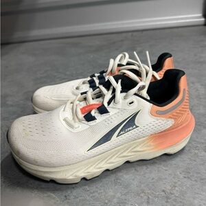 Altra Women’s Shoes - NEW 1 wear